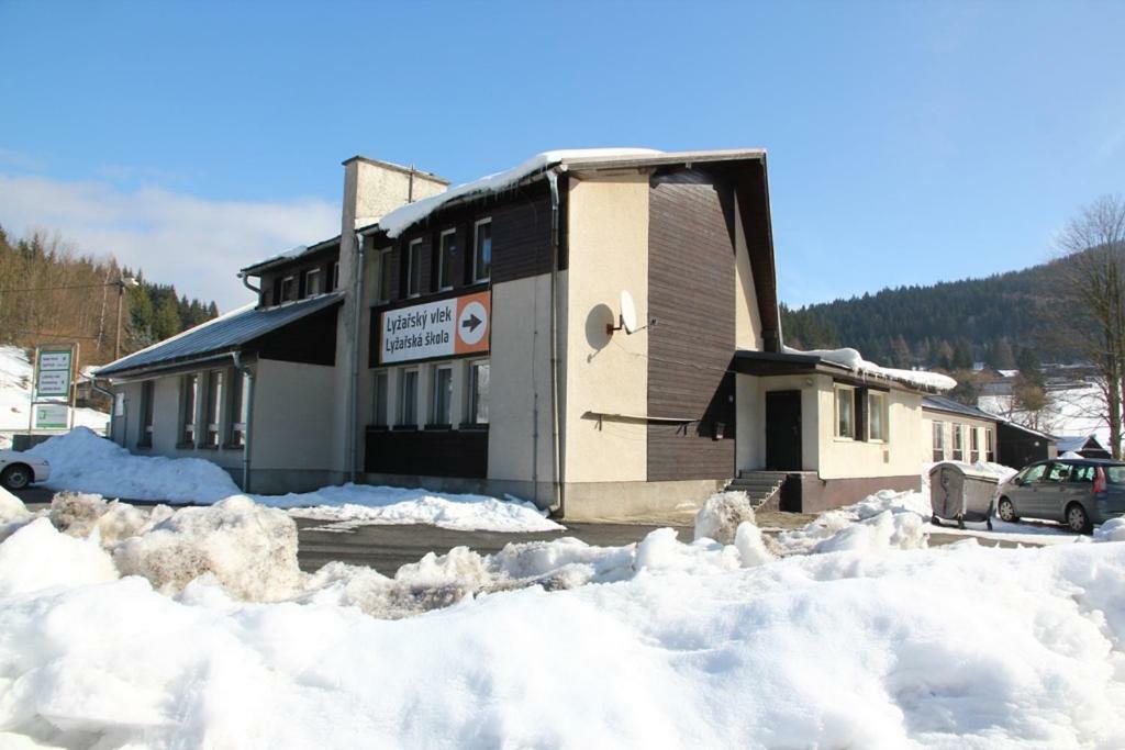 Pod Javorem Hotel Velke Karlovice Exterior photo